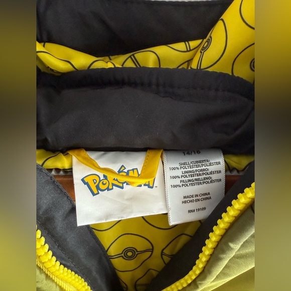 NWT Pokémon Pikachu Boys Winter Coat Puffer Jacket in Yellow/Black Size 14/16 - Picture 9 of 12
